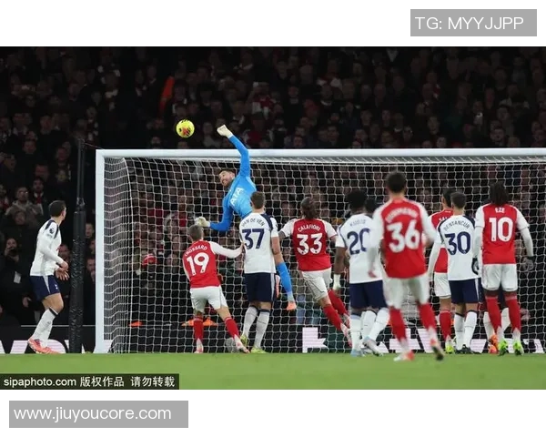 利雅得胜利豪取五连胜锁定亚冠小组第一狂轰十七球仅失一球